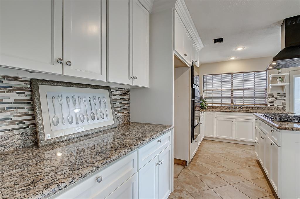 9211 2 Havencrest Drive, Houston, Texas 77083, 4 Bedrooms Bedrooms, 10 Rooms Rooms,2 BathroomsBathrooms,Single-family,For Sale,Havencrest,74057755
