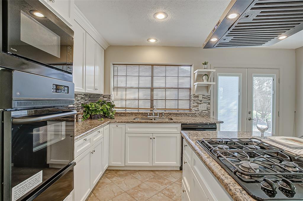 9211 2 Havencrest Drive, Houston, Texas 77083, 4 Bedrooms Bedrooms, 10 Rooms Rooms,2 BathroomsBathrooms,Single-family,For Sale,Havencrest,74057755