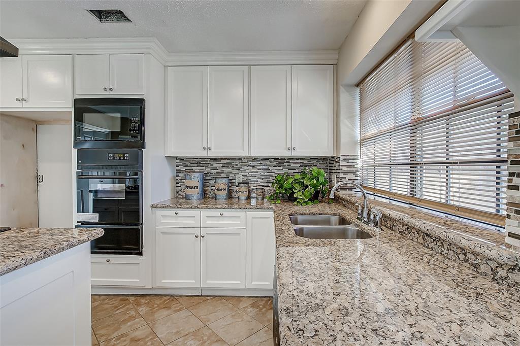 9211 2 Havencrest Drive, Houston, Texas 77083, 4 Bedrooms Bedrooms, 10 Rooms Rooms,2 BathroomsBathrooms,Single-family,For Sale,Havencrest,74057755