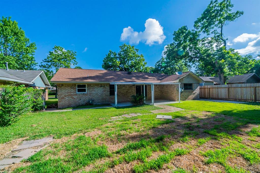 9517 1 Weatherwood Drive, Houston, Texas 77080, 3 Bedrooms Bedrooms, 3 Rooms Rooms,1 BathroomBathrooms,Single-family,For Sale,Weatherwood,88736649