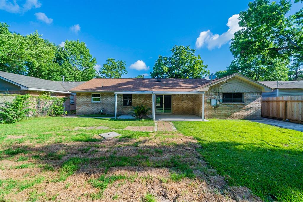 9517 1 Weatherwood Drive, Houston, Texas 77080, 3 Bedrooms Bedrooms, 3 Rooms Rooms,1 BathroomBathrooms,Single-family,For Sale,Weatherwood,88736649