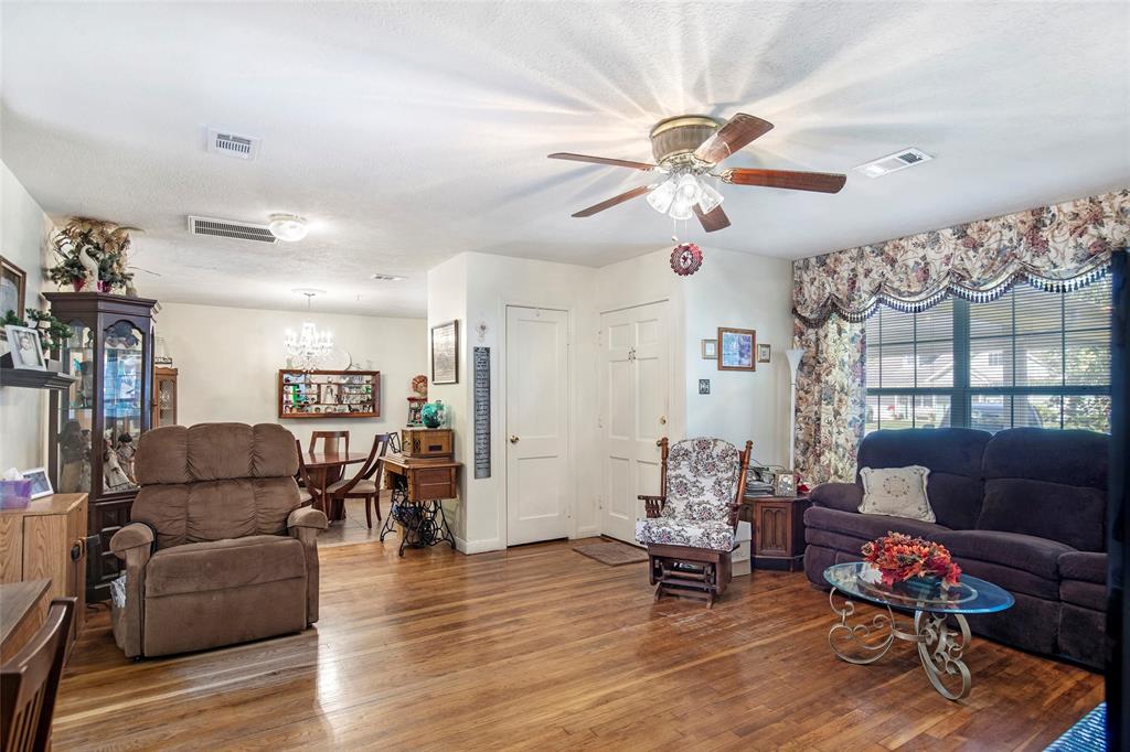7211 1 Dearborn Street, Houston, Texas 77055, 3 Bedrooms Bedrooms, 7 Rooms Rooms,1 BathroomBathrooms,Single-family,For Sale,Dearborn,78725965
