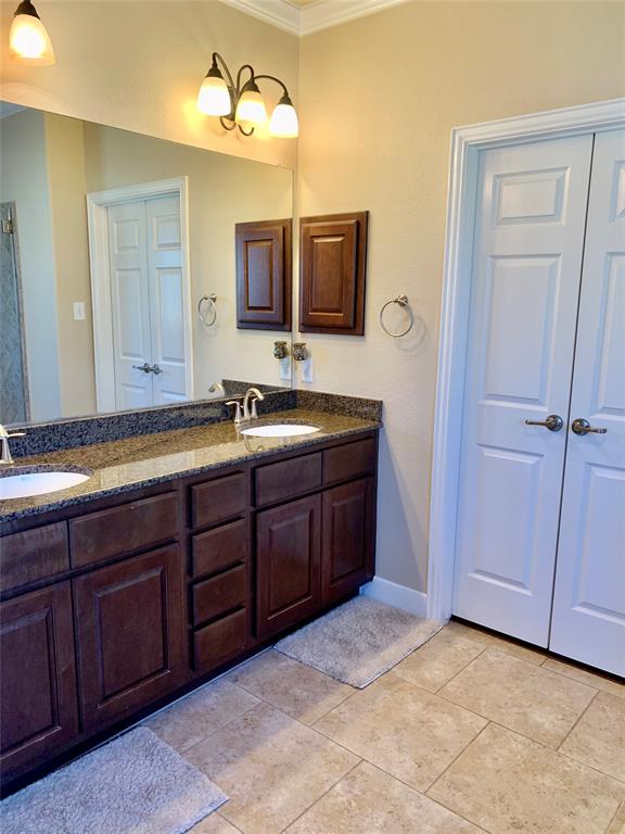 42 2 Woodmoor Place, The Woodlands, Texas 77354, 4 Bedrooms Bedrooms, 9 Rooms Rooms,3 BathroomsBathrooms,Single-family,For Sale,Woodmoor,76940148