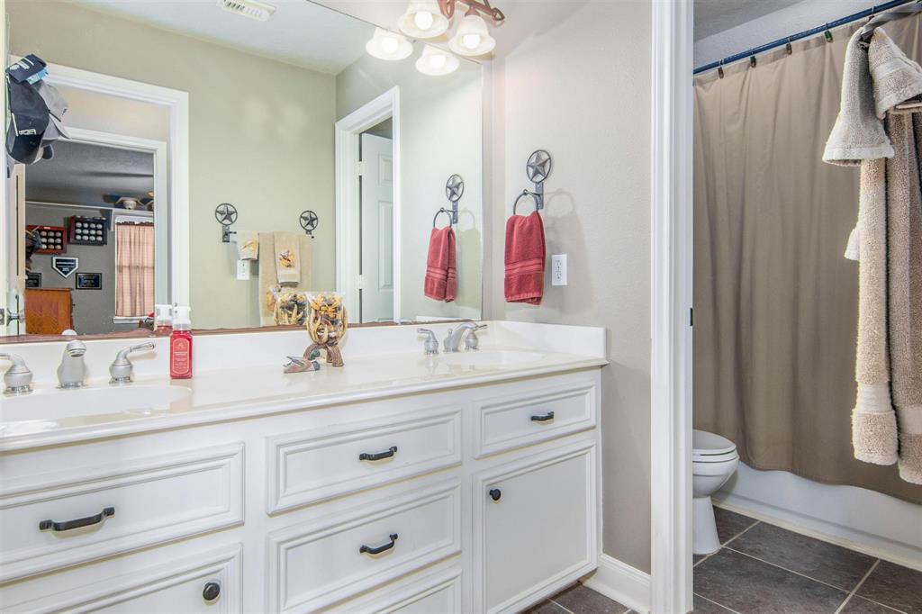 2035 2 County Road 529a, Alvin, Texas 77511, 4 Bedrooms Bedrooms, 9 Rooms Rooms,2 BathroomsBathrooms,Single-family,For Sale,County Road 529a,65085300