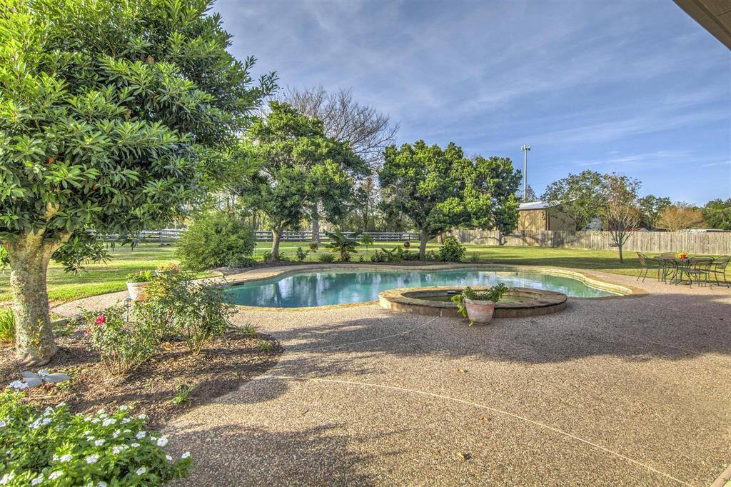 2035 2 County Road 529a, Alvin, Texas 77511, 4 Bedrooms Bedrooms, 9 Rooms Rooms,2 BathroomsBathrooms,Single-family,For Sale,County Road 529a,65085300