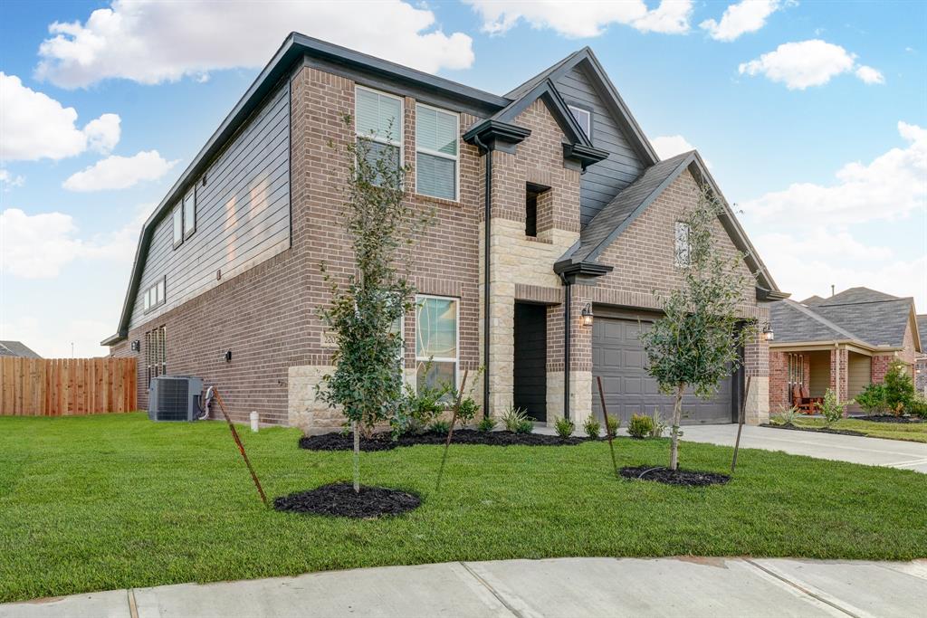 2207 2 Hidden Embers Path, Fresno, Texas 77545, 4 Bedrooms Bedrooms, 15 Rooms Rooms,3 BathroomsBathrooms,Single-family,For Sale,Hidden Embers,61037073