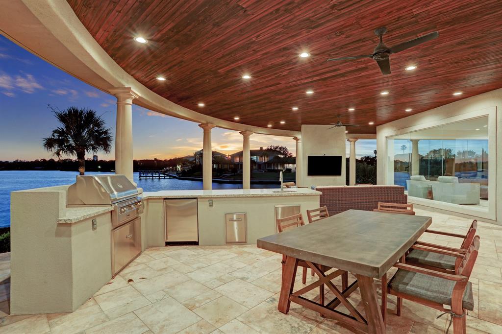 1802 2 Ray Shell Court, Seabrook, Texas 77586, 6 Bedrooms Bedrooms, 15 Rooms Rooms,5 BathroomsBathrooms,Single-family,For Sale,Ray Shell,82443225