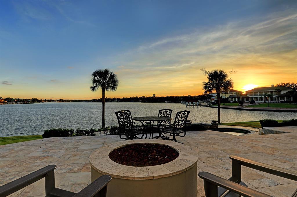 1802 2 Ray Shell Court, Seabrook, Texas 77586, 6 Bedrooms Bedrooms, 15 Rooms Rooms,5 BathroomsBathrooms,Single-family,For Sale,Ray Shell,82443225