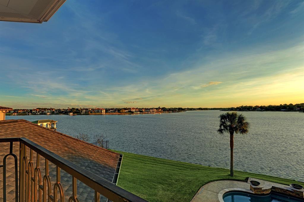 1802 2 Ray Shell Court, Seabrook, Texas 77586, 6 Bedrooms Bedrooms, 15 Rooms Rooms,5 BathroomsBathrooms,Single-family,For Sale,Ray Shell,82443225