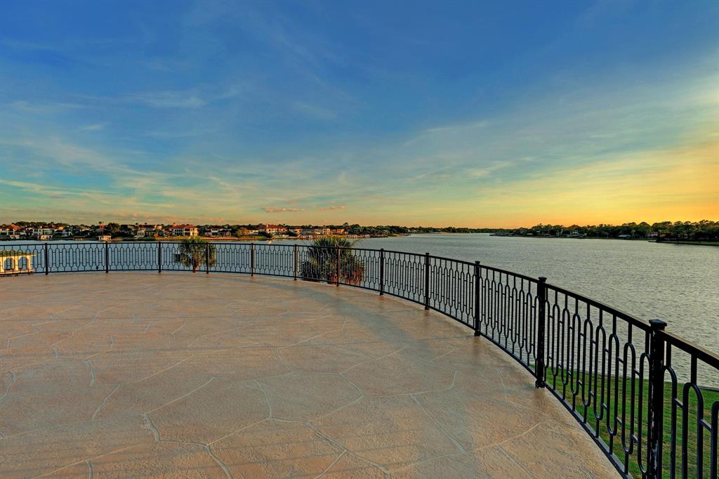 1802 2 Ray Shell Court, Seabrook, Texas 77586, 6 Bedrooms Bedrooms, 15 Rooms Rooms,5 BathroomsBathrooms,Single-family,For Sale,Ray Shell,82443225