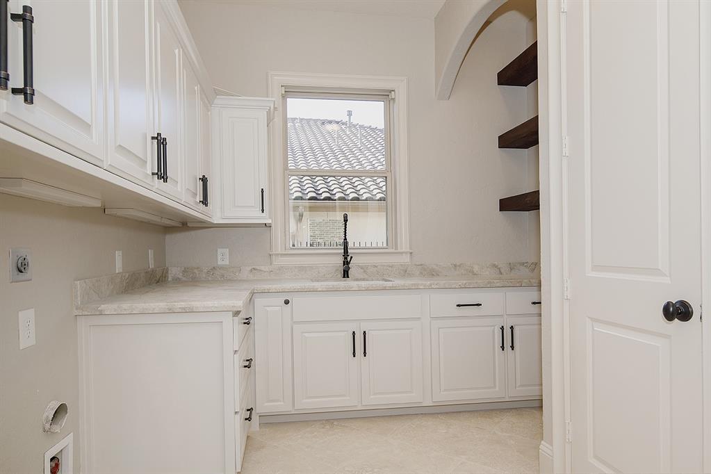 22 2 Double Green Circle, The Woodlands, Texas 77382, 6 Bedrooms Bedrooms, 15 Rooms Rooms,5 BathroomsBathrooms,Single-family,For Sale,Double Green,68128729