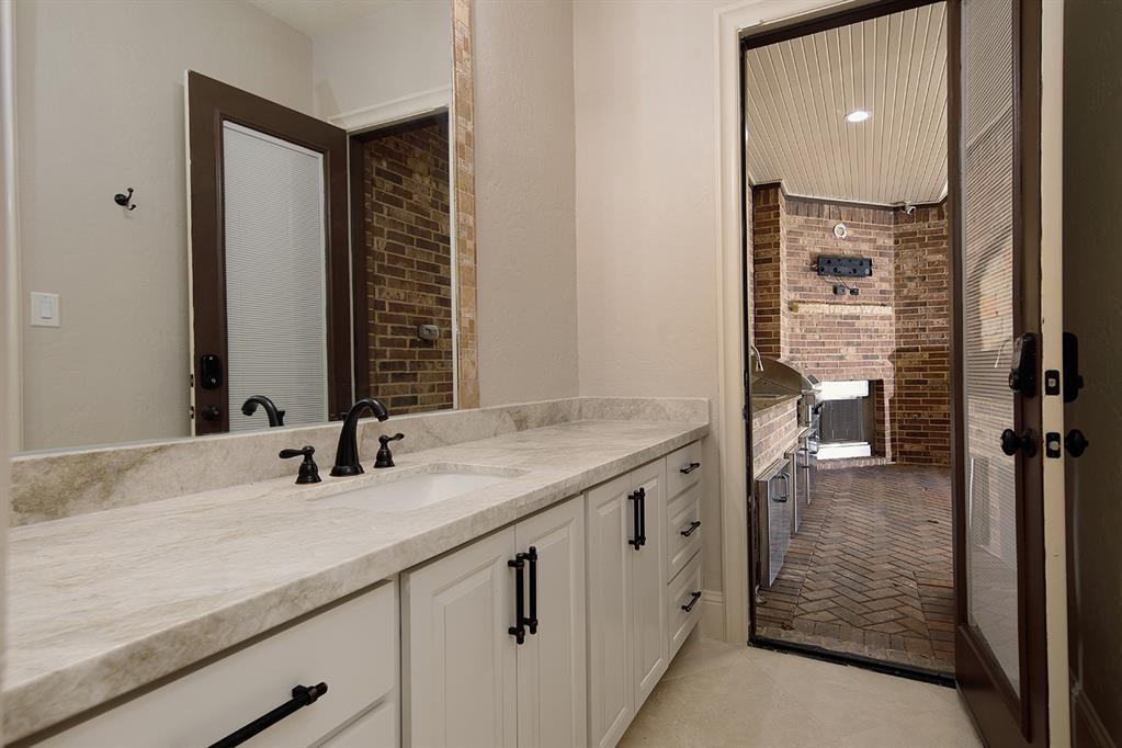 22 2 Double Green Circle, The Woodlands, Texas 77382, 6 Bedrooms Bedrooms, 15 Rooms Rooms,5 BathroomsBathrooms,Single-family,For Sale,Double Green,68128729