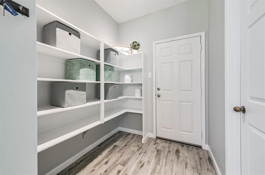 1919 2 Plum Falls Lane, Pearland, Texas 77581, 3 Bedrooms Bedrooms, 11 Rooms Rooms,2 BathroomsBathrooms,Single-family,For Sale,Plum Falls,82173700