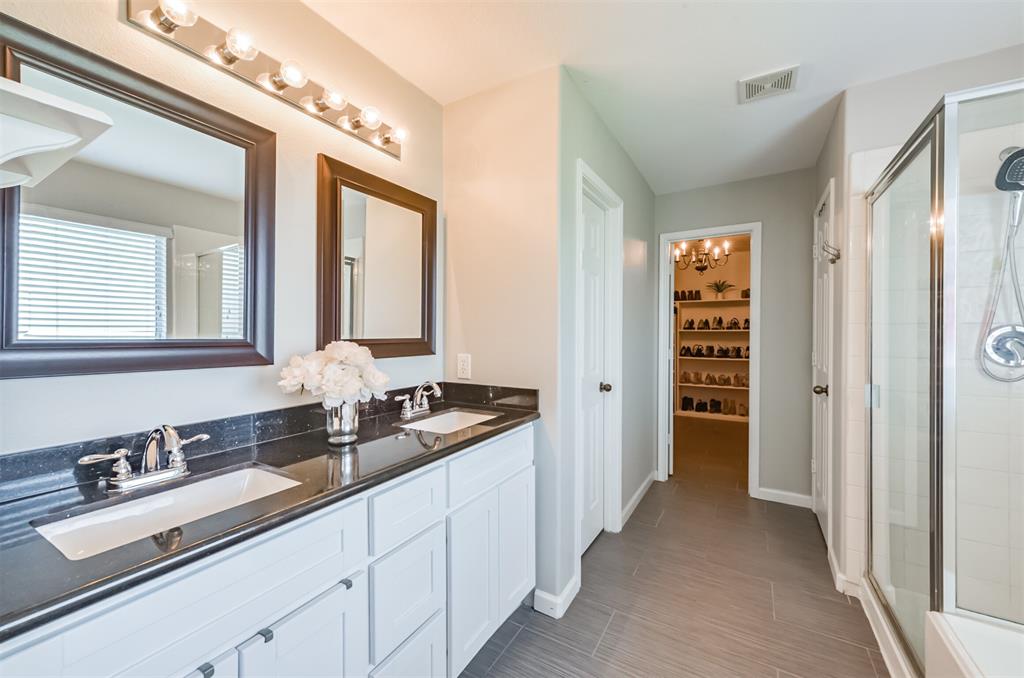 1919 2 Plum Falls Lane, Pearland, Texas 77581, 3 Bedrooms Bedrooms, 11 Rooms Rooms,2 BathroomsBathrooms,Single-family,For Sale,Plum Falls,82173700