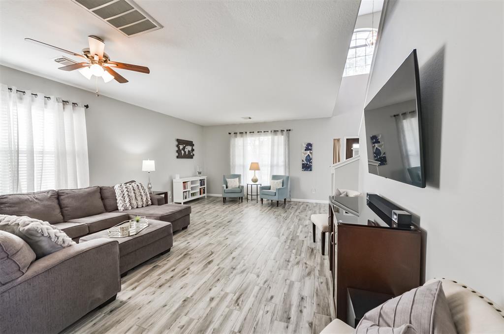 1919 2 Plum Falls Lane, Pearland, Texas 77581, 3 Bedrooms Bedrooms, 11 Rooms Rooms,2 BathroomsBathrooms,Single-family,For Sale,Plum Falls,82173700