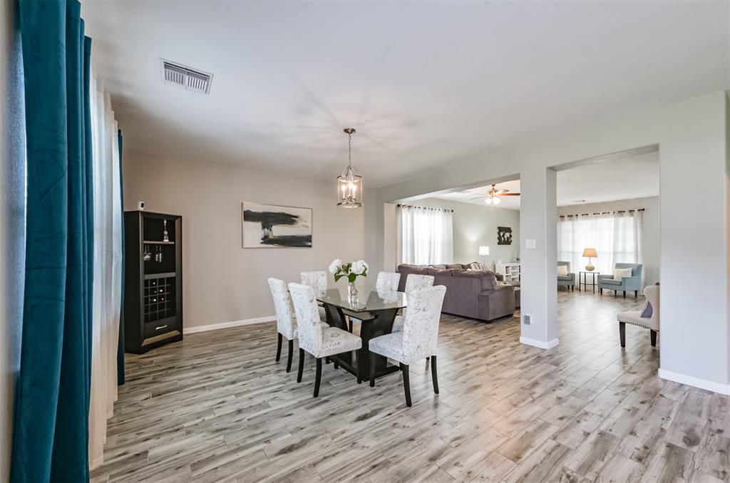 1919 2 Plum Falls Lane, Pearland, Texas 77581, 3 Bedrooms Bedrooms, 11 Rooms Rooms,2 BathroomsBathrooms,Single-family,For Sale,Plum Falls,82173700