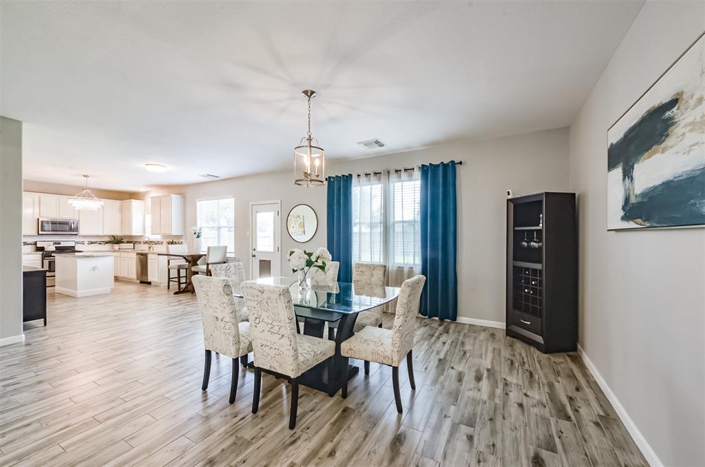 1919 2 Plum Falls Lane, Pearland, Texas 77581, 3 Bedrooms Bedrooms, 11 Rooms Rooms,2 BathroomsBathrooms,Single-family,For Sale,Plum Falls,82173700