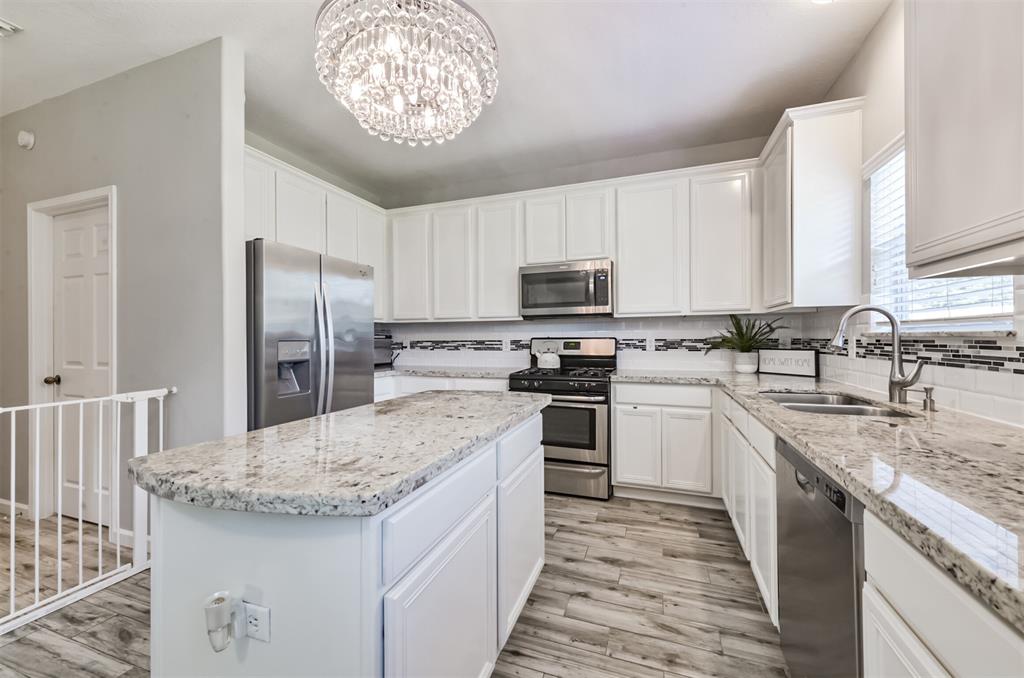 1919 2 Plum Falls Lane, Pearland, Texas 77581, 3 Bedrooms Bedrooms, 11 Rooms Rooms,2 BathroomsBathrooms,Single-family,For Sale,Plum Falls,82173700