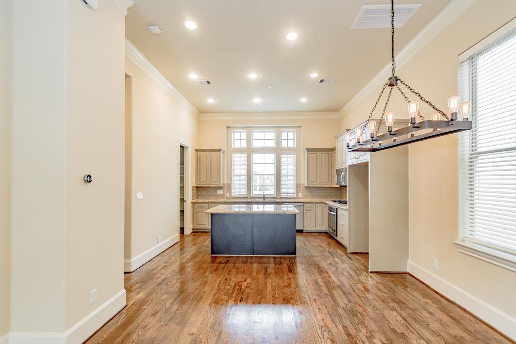 5717 4 Arabelle Crest, Houston, Texas 77007, 3 Bedrooms Bedrooms, 8 Rooms Rooms,4 BathroomsBathrooms,Single-family,For Sale,Arabelle Crest,69212130