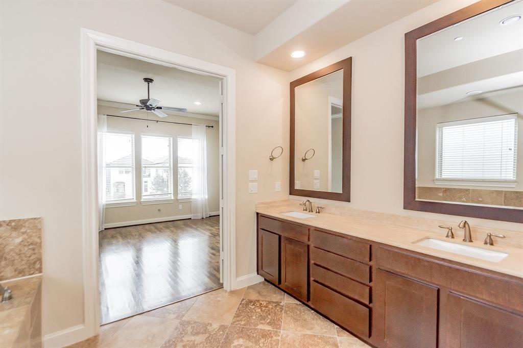 5717 4 Arabelle Crest, Houston, Texas 77007, 3 Bedrooms Bedrooms, 8 Rooms Rooms,4 BathroomsBathrooms,Single-family,For Sale,Arabelle Crest,69212130