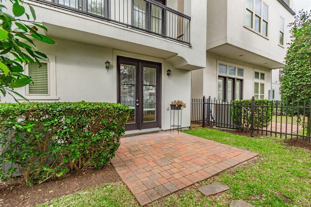 5717 4 Arabelle Crest, Houston, Texas 77007, 3 Bedrooms Bedrooms, 8 Rooms Rooms,4 BathroomsBathrooms,Single-family,For Sale,Arabelle Crest,69212130