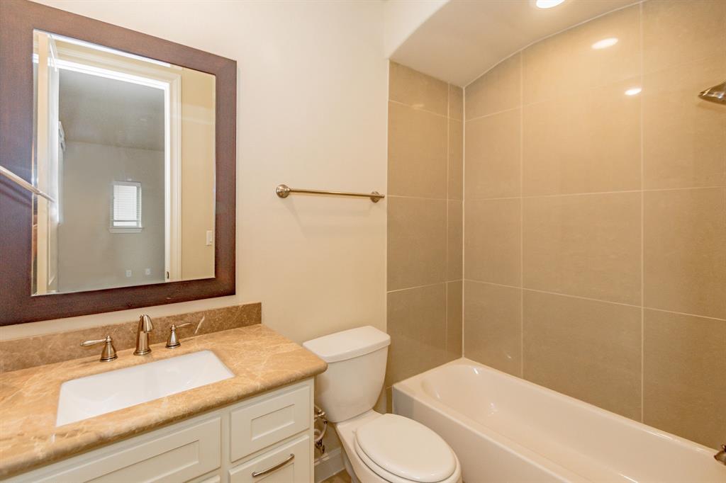 5717 4 Arabelle Crest, Houston, Texas 77007, 3 Bedrooms Bedrooms, 8 Rooms Rooms,4 BathroomsBathrooms,Single-family,For Sale,Arabelle Crest,69212130