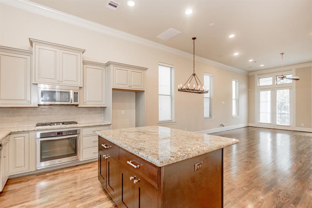 5717 4 Arabelle Crest, Houston, Texas 77007, 3 Bedrooms Bedrooms, 8 Rooms Rooms,4 BathroomsBathrooms,Single-family,For Sale,Arabelle Crest,69212130
