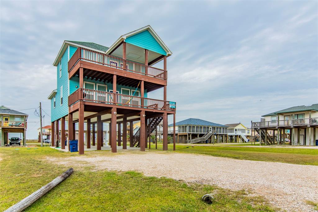 303 2 Gulfway Court, Surfside Beach, Texas 77541, 3 Bedrooms Bedrooms, 7 Rooms Rooms,2 BathroomsBathrooms,Single-family,For Sale,Gulfway,70112189