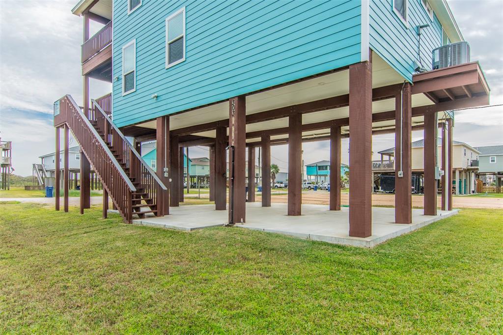 303 2 Gulfway Court, Surfside Beach, Texas 77541, 3 Bedrooms Bedrooms, 7 Rooms Rooms,2 BathroomsBathrooms,Single-family,For Sale,Gulfway,70112189