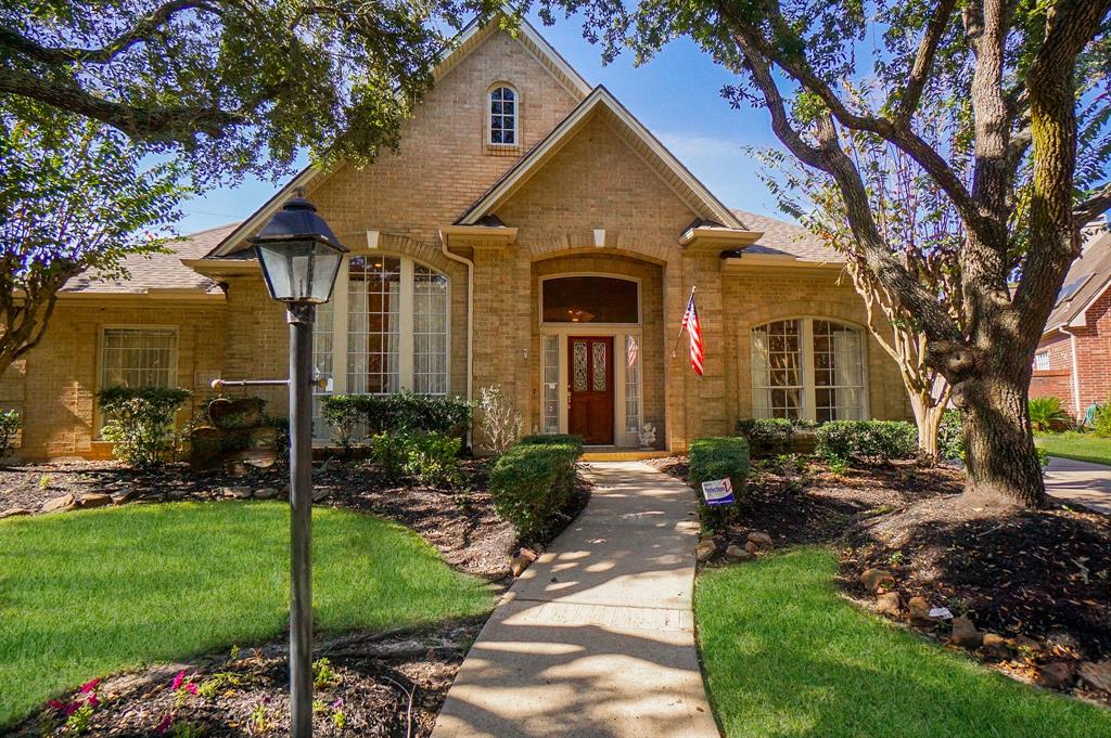 19823 1 Morning Brook Lane, Houston, Texas 77094, 4 Bedrooms Bedrooms, 9 Rooms Rooms,2 BathroomsBathrooms,Single-family,For Sale,Morning Brook,7189533