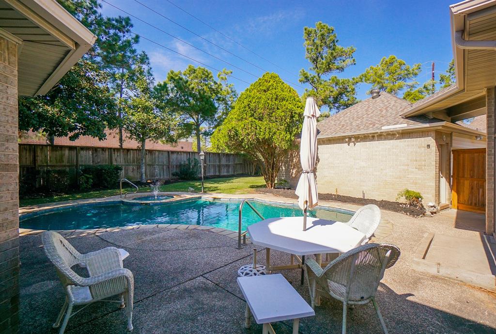 19823 1 Morning Brook Lane, Houston, Texas 77094, 4 Bedrooms Bedrooms, 9 Rooms Rooms,2 BathroomsBathrooms,Single-family,For Sale,Morning Brook,7189533