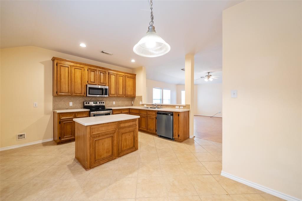 21523 1 Grand Hollow Lane, Katy, Texas 77450, 3 Bedrooms Bedrooms, 3 Rooms Rooms,2 BathroomsBathrooms,Single-family,For Sale,Grand Hollow,61273431