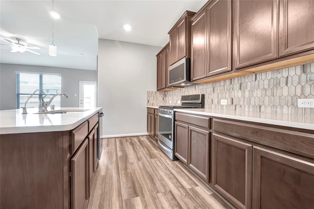 2512 2 Staplewood Springs Drive, Pearland, Texas 77089, 4 Bedrooms Bedrooms, 7 Rooms Rooms,3 BathroomsBathrooms,Single-family,For Sale,Staplewood Springs,88438108