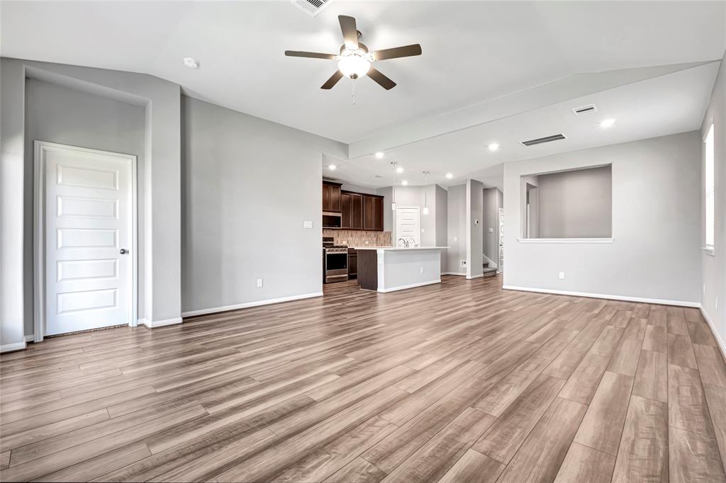 2512 2 Staplewood Springs Drive, Pearland, Texas 77089, 4 Bedrooms Bedrooms, 7 Rooms Rooms,3 BathroomsBathrooms,Single-family,For Sale,Staplewood Springs,88438108