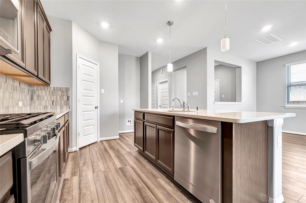 2512 2 Staplewood Springs Drive, Pearland, Texas 77089, 4 Bedrooms Bedrooms, 7 Rooms Rooms,3 BathroomsBathrooms,Single-family,For Sale,Staplewood Springs,88438108