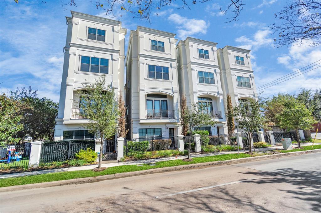 5305 4 Weslayan Street, Houston, Texas 77005, 4 Bedrooms Bedrooms, 8 Rooms Rooms,4 BathroomsBathrooms,Single-family,For Sale,Weslayan,74013791