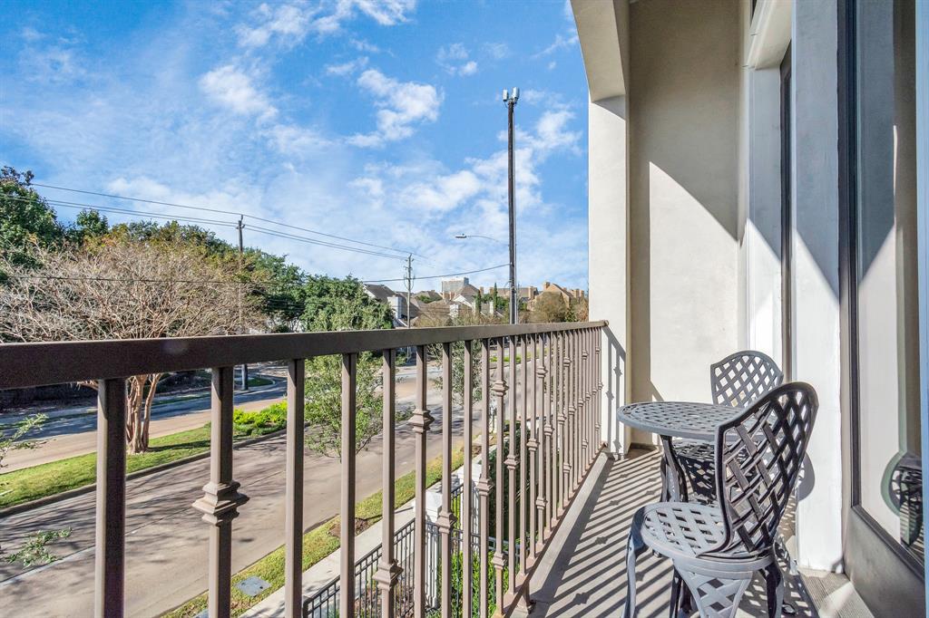 5305 4 Weslayan Street, Houston, Texas 77005, 4 Bedrooms Bedrooms, 8 Rooms Rooms,4 BathroomsBathrooms,Single-family,For Sale,Weslayan,74013791