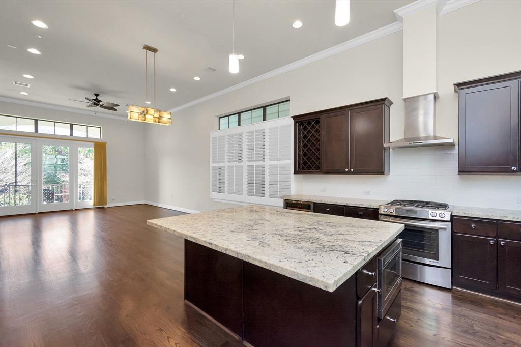 5305 4 Weslayan Street, Houston, Texas 77005, 4 Bedrooms Bedrooms, 8 Rooms Rooms,4 BathroomsBathrooms,Single-family,For Sale,Weslayan,74013791