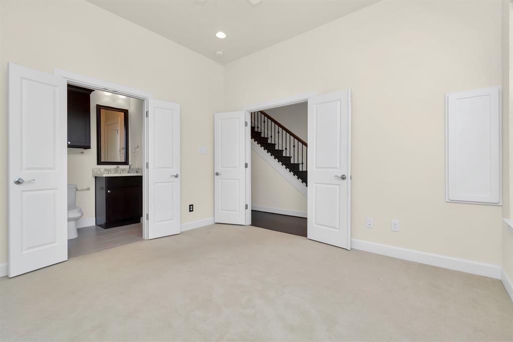5305 4 Weslayan Street, Houston, Texas 77005, 4 Bedrooms Bedrooms, 8 Rooms Rooms,4 BathroomsBathrooms,Single-family,For Sale,Weslayan,74013791