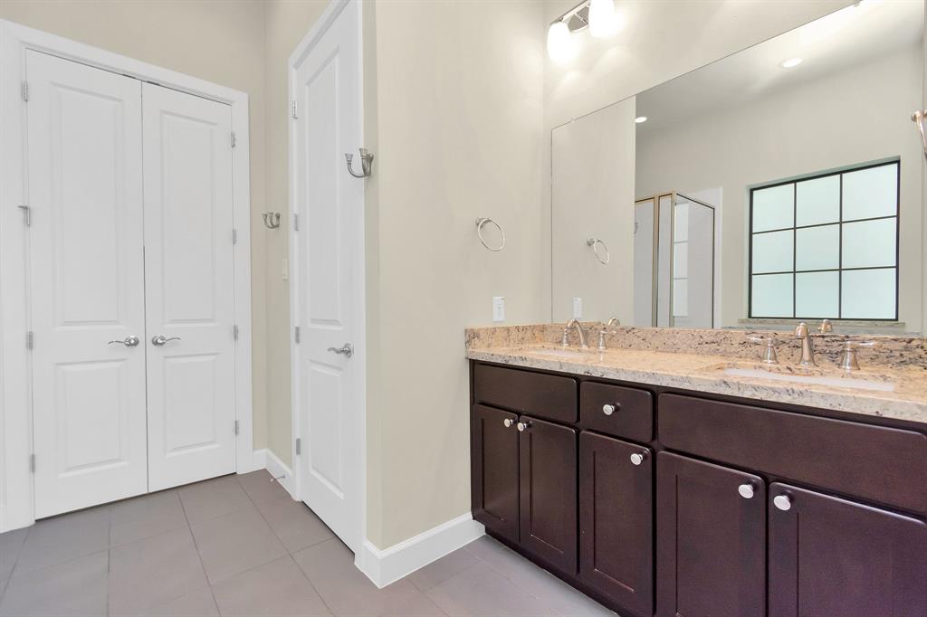 5305 4 Weslayan Street, Houston, Texas 77005, 4 Bedrooms Bedrooms, 8 Rooms Rooms,4 BathroomsBathrooms,Single-family,For Sale,Weslayan,74013791