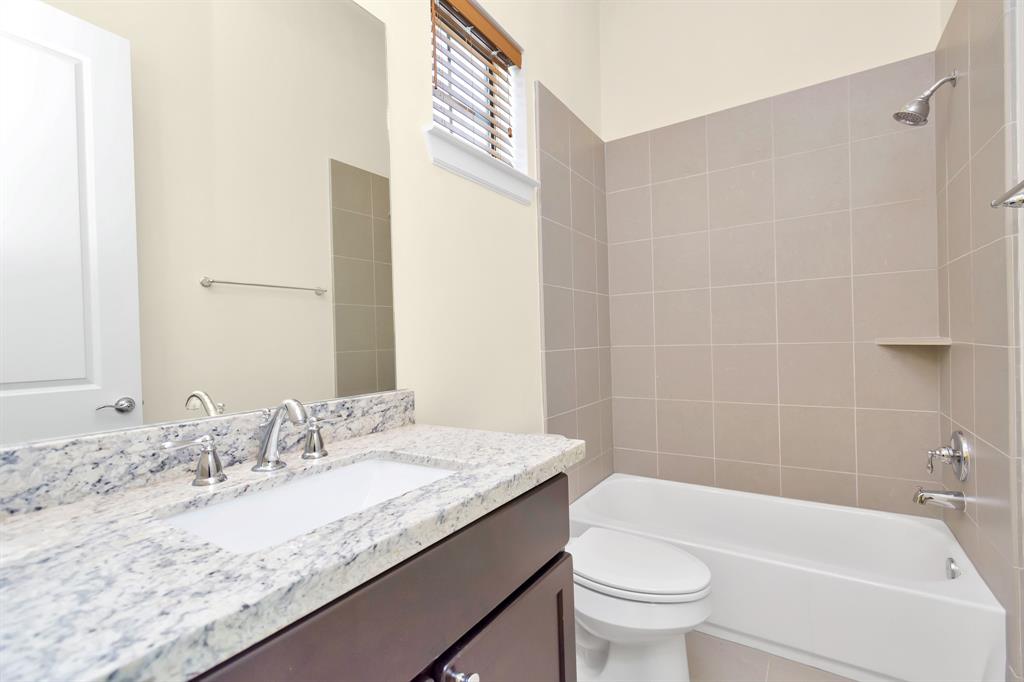 5305 4 Weslayan Street, Houston, Texas 77005, 4 Bedrooms Bedrooms, 8 Rooms Rooms,4 BathroomsBathrooms,Single-family,For Sale,Weslayan,74013791