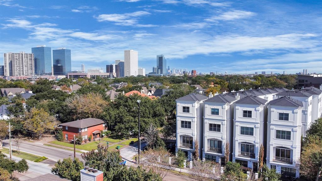 5305 4 Weslayan Street, Houston, Texas 77005, 4 Bedrooms Bedrooms, 8 Rooms Rooms,4 BathroomsBathrooms,Single-family,For Sale,Weslayan,74013791