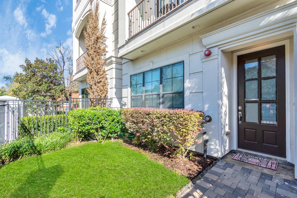 5305 4 Weslayan Street, Houston, Texas 77005, 4 Bedrooms Bedrooms, 8 Rooms Rooms,4 BathroomsBathrooms,Single-family,For Sale,Weslayan,74013791