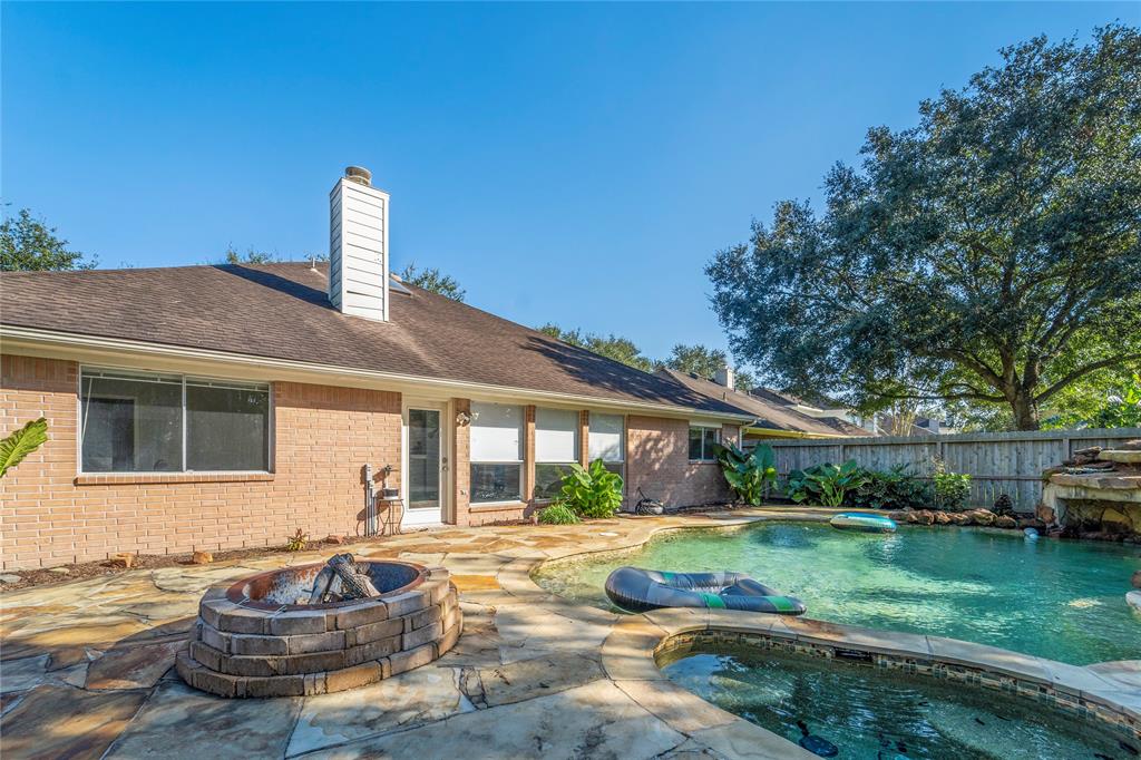 307 1 Vantage Pointe Circle, League City, Texas 77573, 3 Bedrooms Bedrooms, 4 Rooms Rooms,2 BathroomsBathrooms,Single-family,For Sale,Vantage Pointe,28402888