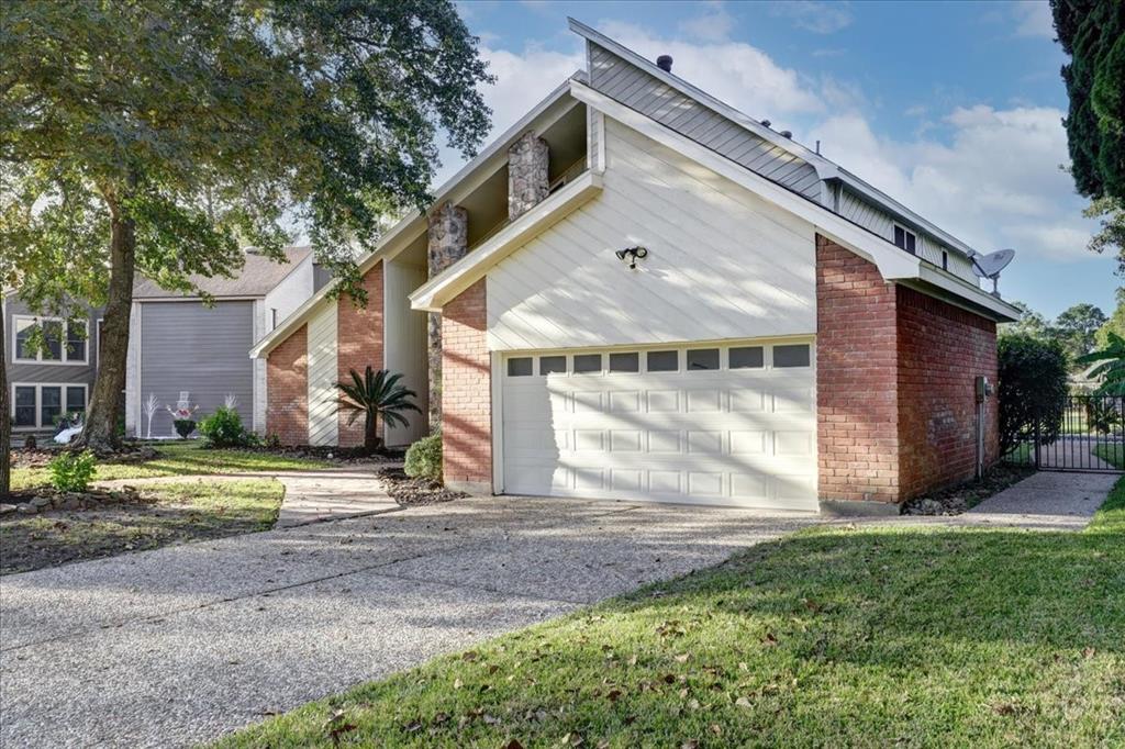 8407 2 Rebawood Drive, Humble, Texas 77346, 4 Bedrooms Bedrooms, 11 Rooms Rooms,2 BathroomsBathrooms,Single-family,For Sale,Rebawood,10696355