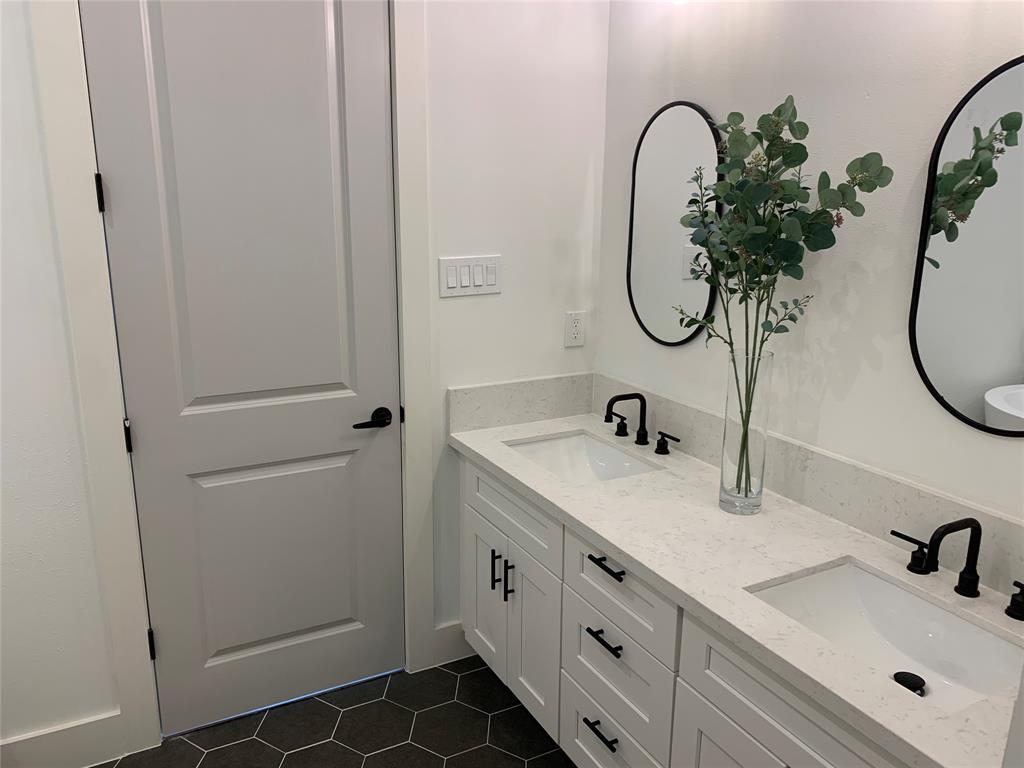 2311 2 Solo Street, Houston, Texas 77020, 3 Bedrooms Bedrooms, 11 Rooms Rooms,2 BathroomsBathrooms,Single-family,For Sale,Solo,74109524