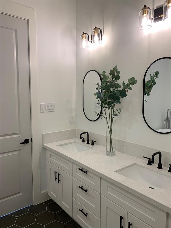 2311 2 Solo Street, Houston, Texas 77020, 3 Bedrooms Bedrooms, 11 Rooms Rooms,2 BathroomsBathrooms,Single-family,For Sale,Solo,74109524