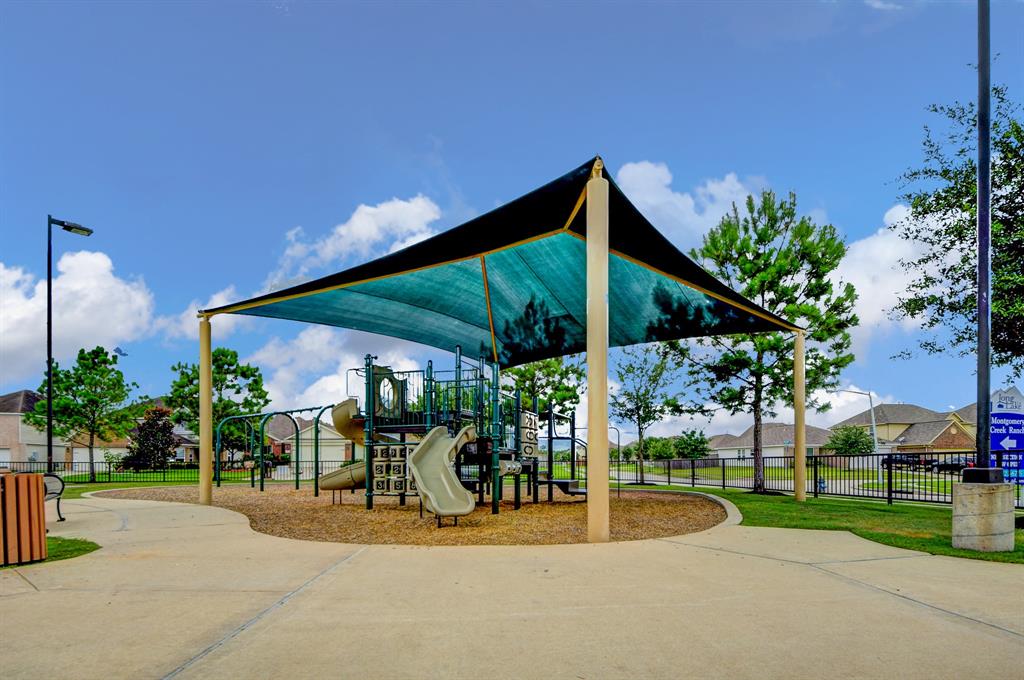 2106 2 Artic Loon, Conroe, Texas 77385, 4 Bedrooms Bedrooms, 13 Rooms Rooms,2 BathroomsBathrooms,Single-family,For Sale,Artic Loon,90062743