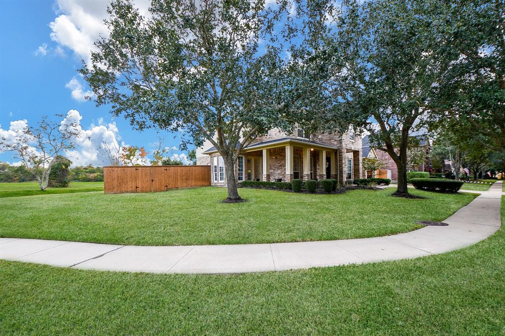 9618 2 Silver Birch Court, Missouri City, Texas 77459, 5 Bedrooms Bedrooms, 11 Rooms Rooms,3 BathroomsBathrooms,Single-family,For Sale,Silver Birch,46088213