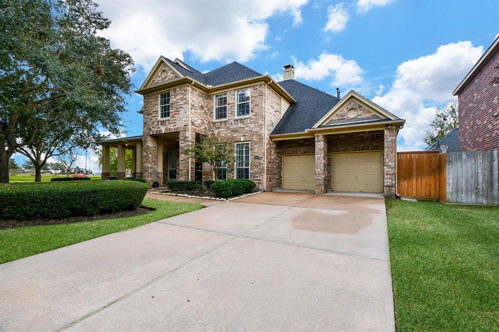 9618 2 Silver Birch Court, Missouri City, Texas 77459, 5 Bedrooms Bedrooms, 11 Rooms Rooms,3 BathroomsBathrooms,Single-family,For Sale,Silver Birch,46088213